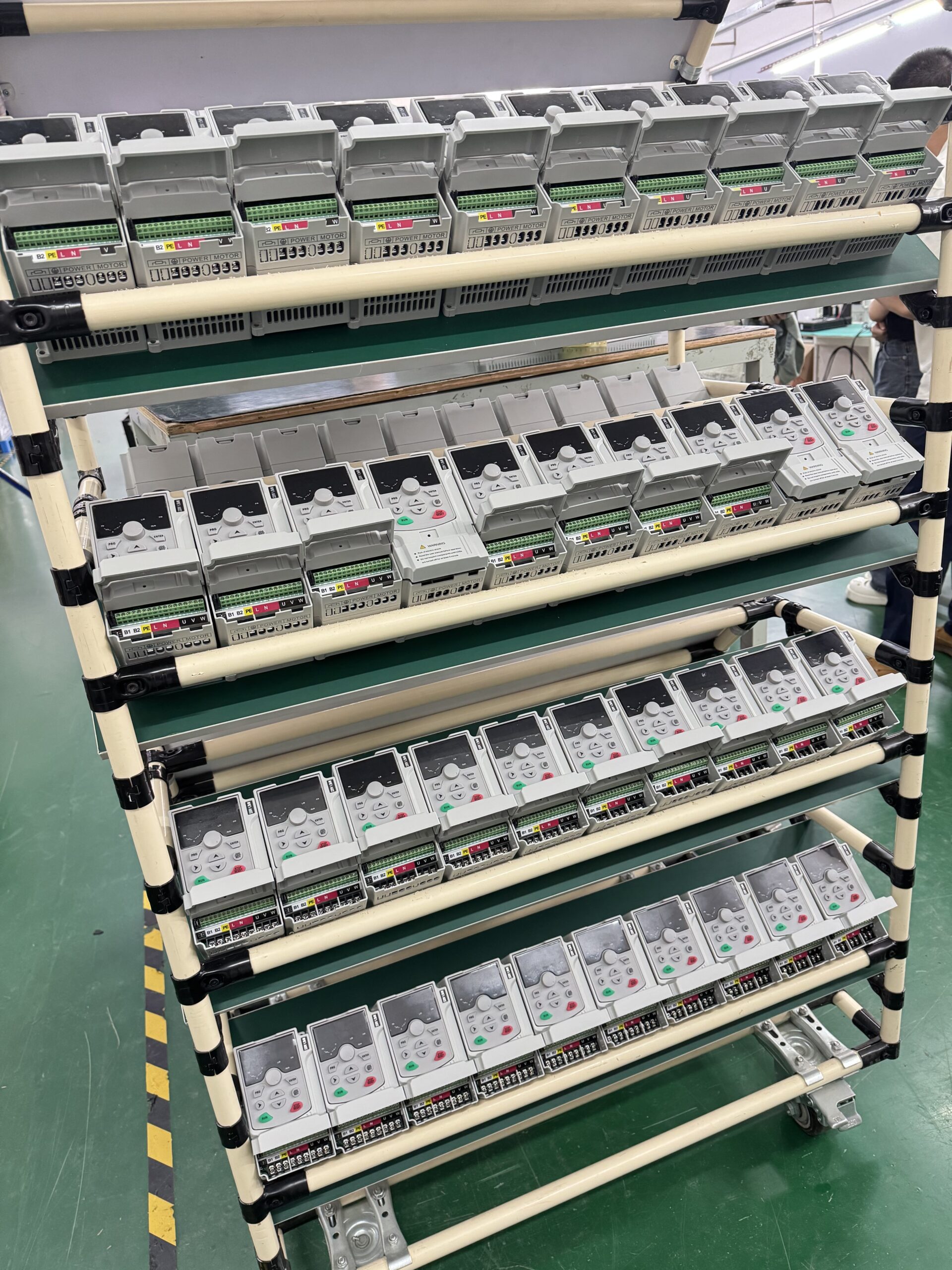 SolarSeeker aging test rack for solar water pump inverter before shipment