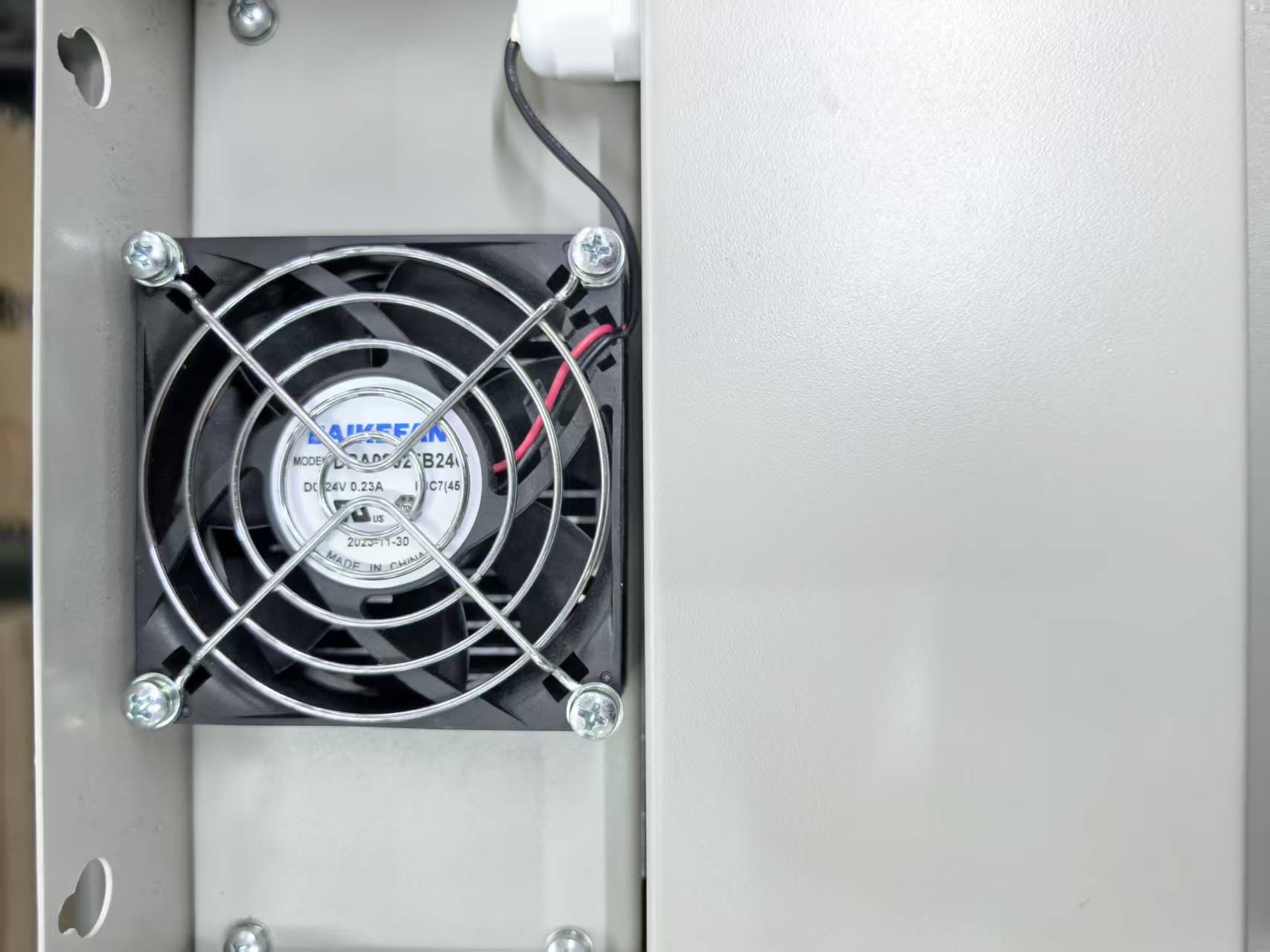 Internal Cooling Fan System of Solar Pump Inverter