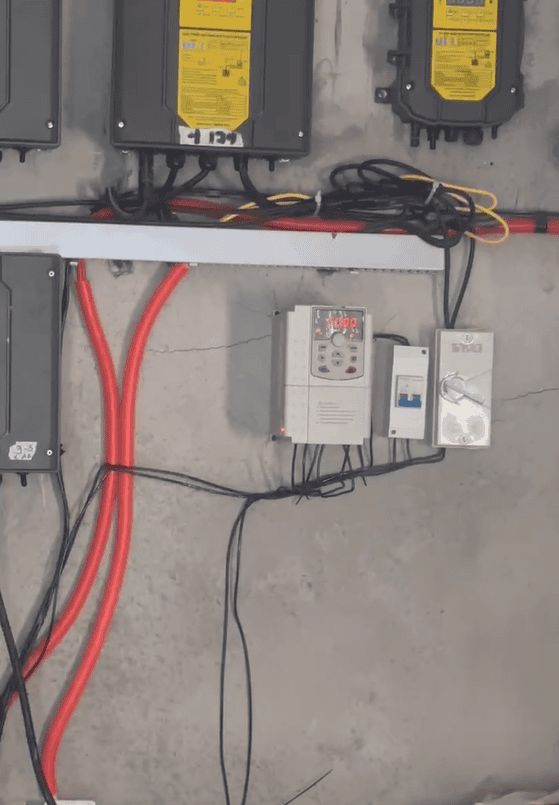 SP1004 4KW VFD for single phase motor inverter installation showing advanced VFD controller and professional mounting
